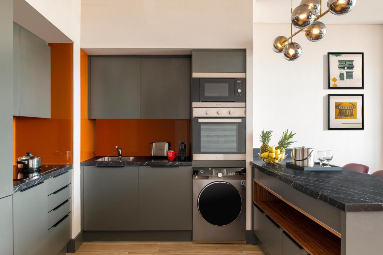 Swissotel Living Jeddah Luaran gambar A typical kitchen in a serviced apartment