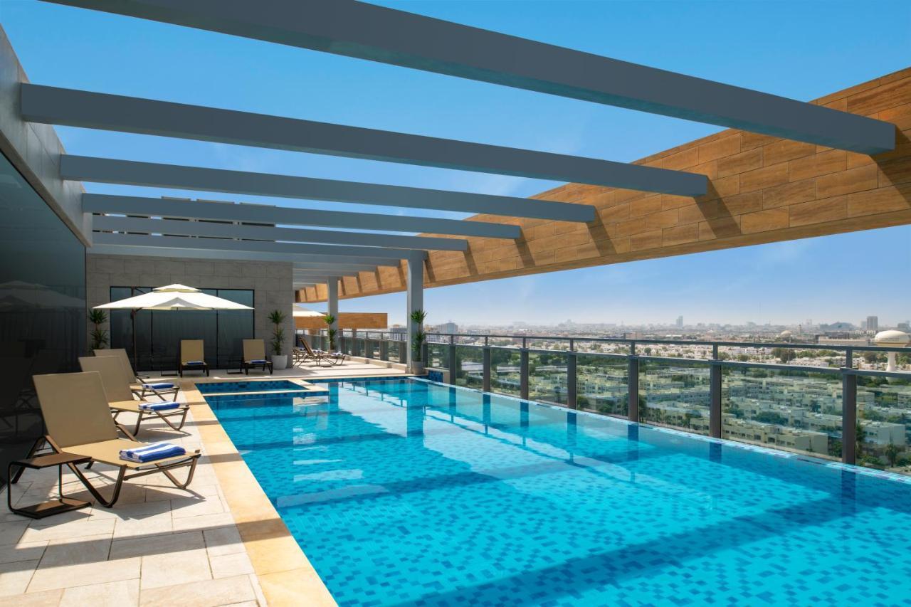 Swissotel Living Jeddah Luaran gambar Rooftop pool