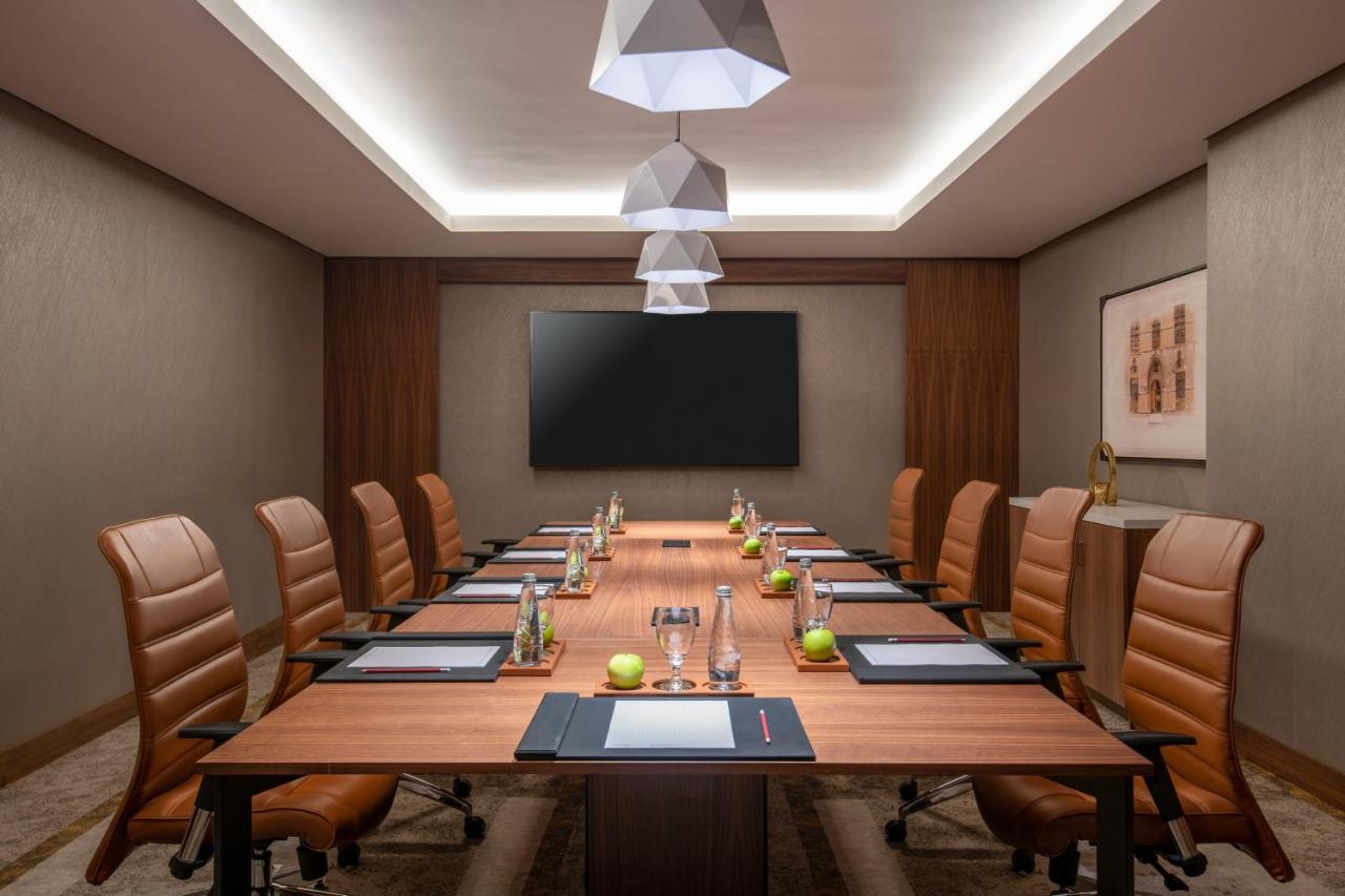 Swissotel Living Jeddah Luaran gambar Boardroom