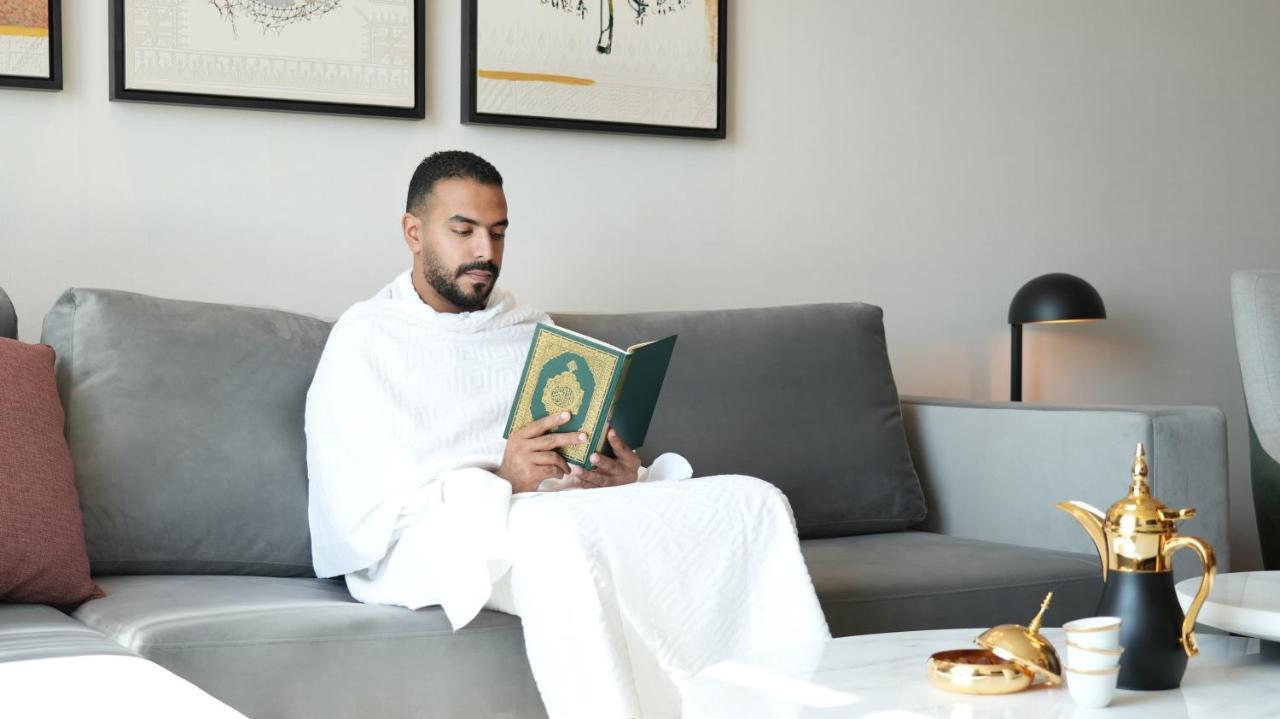 Swissotel Living Jeddah Luaran gambar A man wearing a thobe